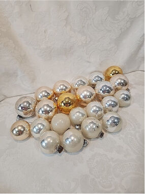 22, Pre WWII Shiny Brite And Rauch Glass Christmas Ornaments,Read